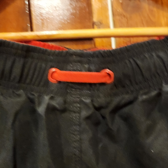 Speedo Swim Trunks Black with Red Accents Board Shorts - Picture 5 of 9